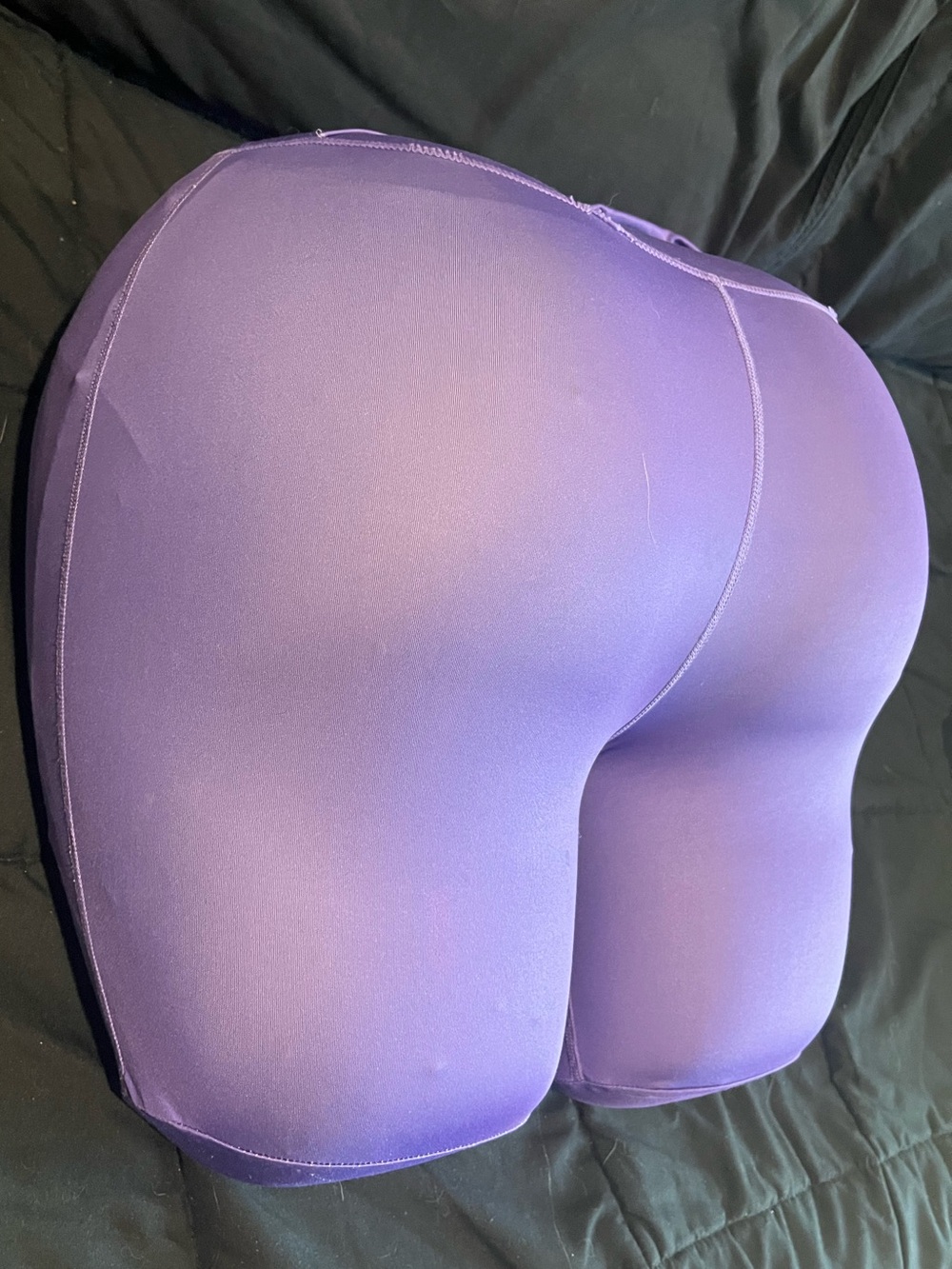 XL Buttress butt shaped pillow - Picture 3 of 5